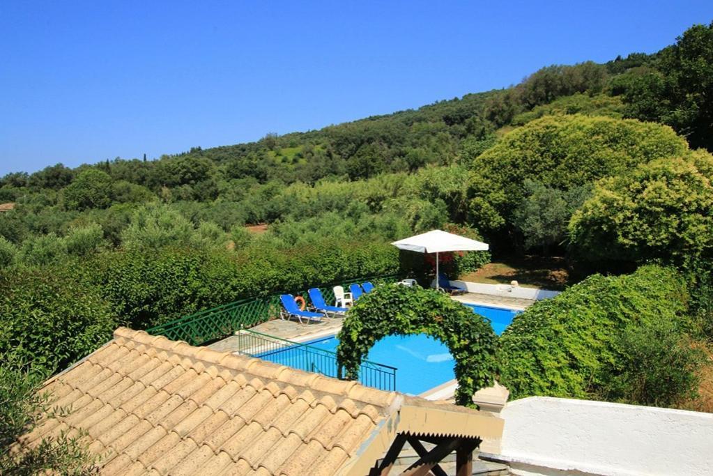 Pool Villa Grigoris Aspiotades Exterior photo