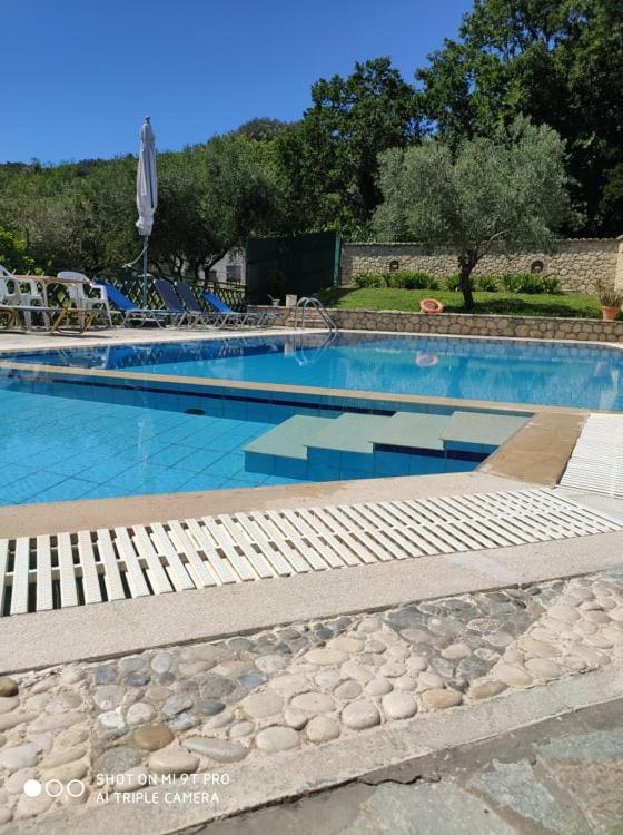 Pool Villa Grigoris Aspiotades Exterior photo