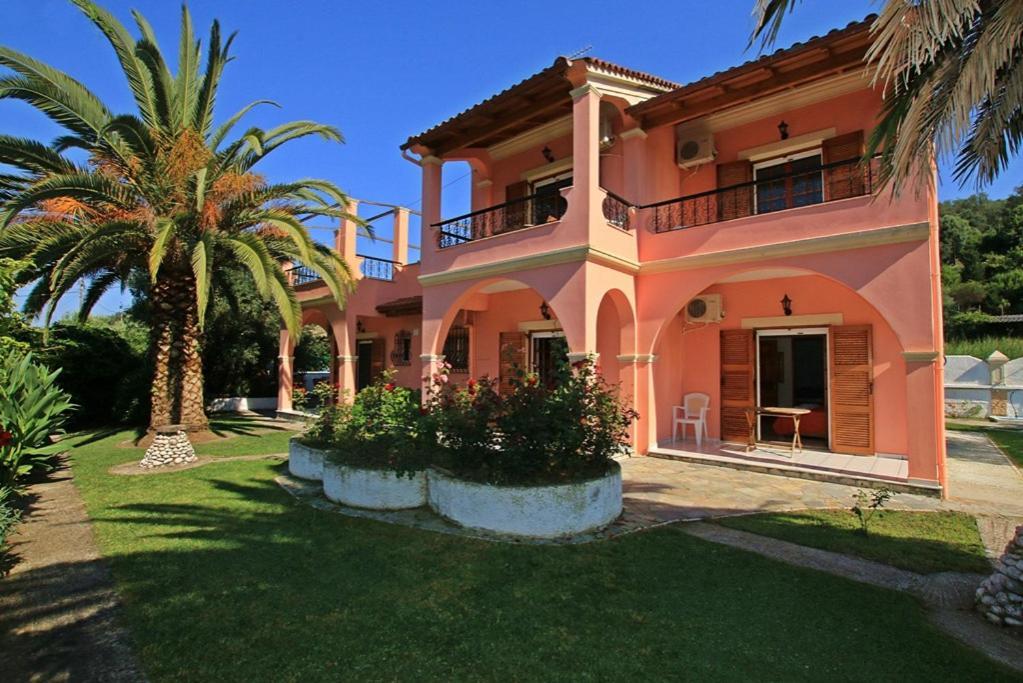 Pool Villa Grigoris Aspiotades Exterior photo